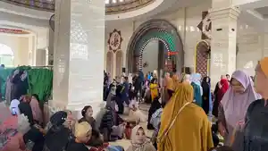 Ribuan-keluarga-calon-jamaah-haji-memadati-Masjid-Madaniah-Kabupaten-Pasangkayu.jpg