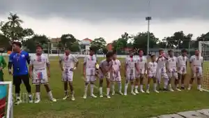 Pelatih-Assa-Pro-Soccer-School-Didik-Darmadi-di-Lapangan-Bogowonto-2-Surabaya.jpg