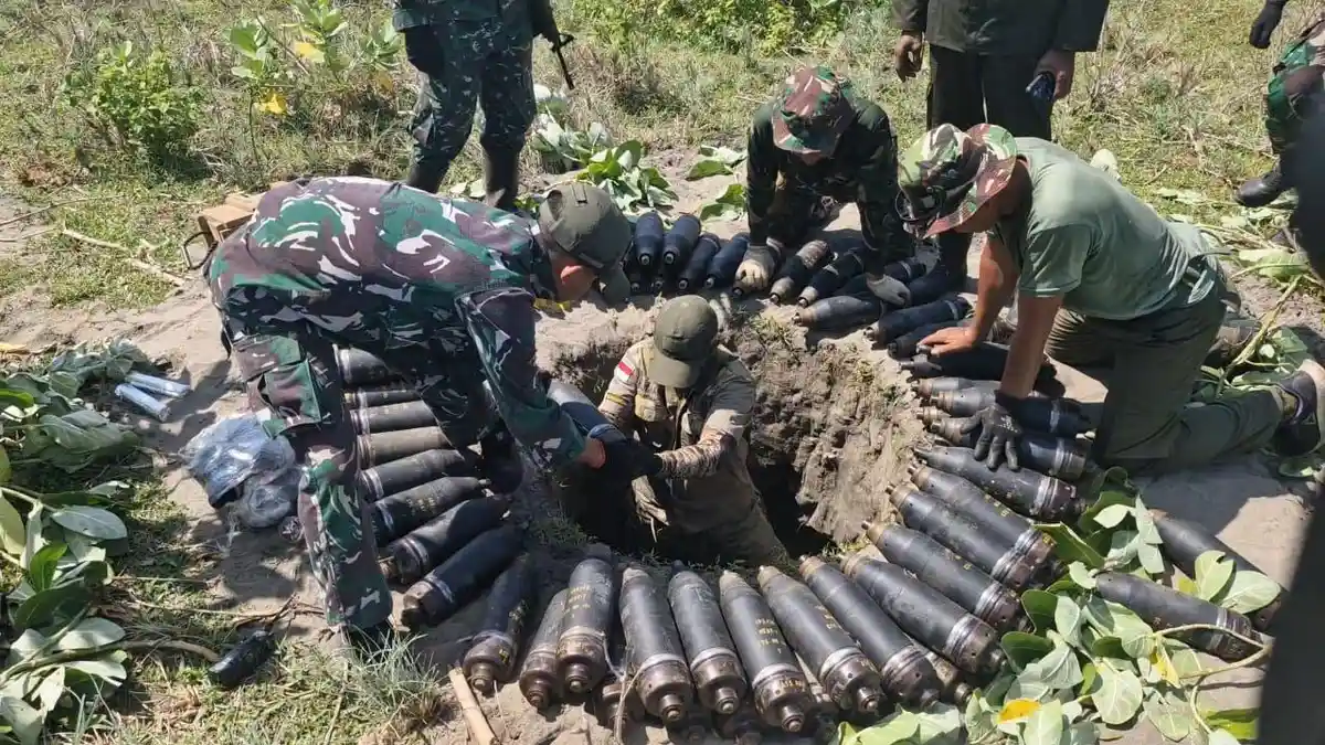 'WASPADAI, KASIH JEDA' Beredar Video Suara Petugas Peringatkan Massa Tak Dekati Lokasi Ledakan Garut