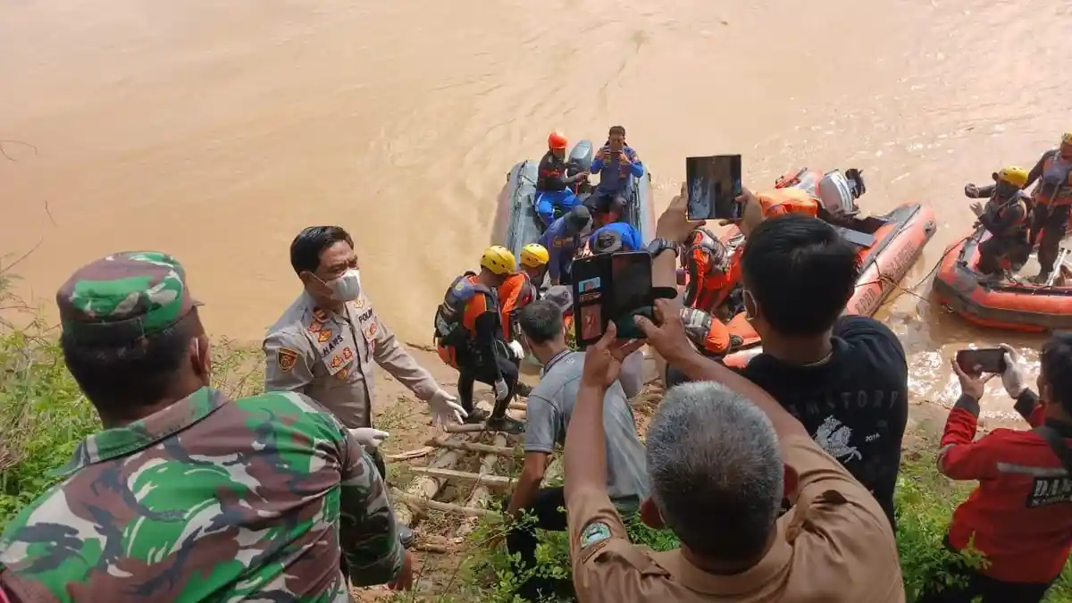 Ditemukan Sejauh 9,8 Kilometer, Jenazah Fajri Diserahkan ke Keluarga Untuk Dimakamkan - Tribunjambi.com