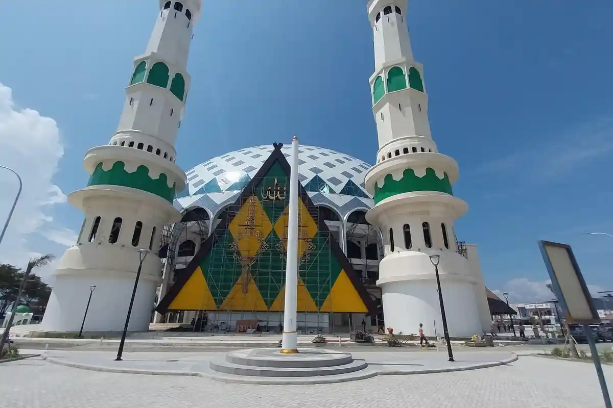 Jelang Peresmian Masjid Raya, Pemkot Palu Tertibkan Antrean Kendaraan di SPBU Imam Bonjol