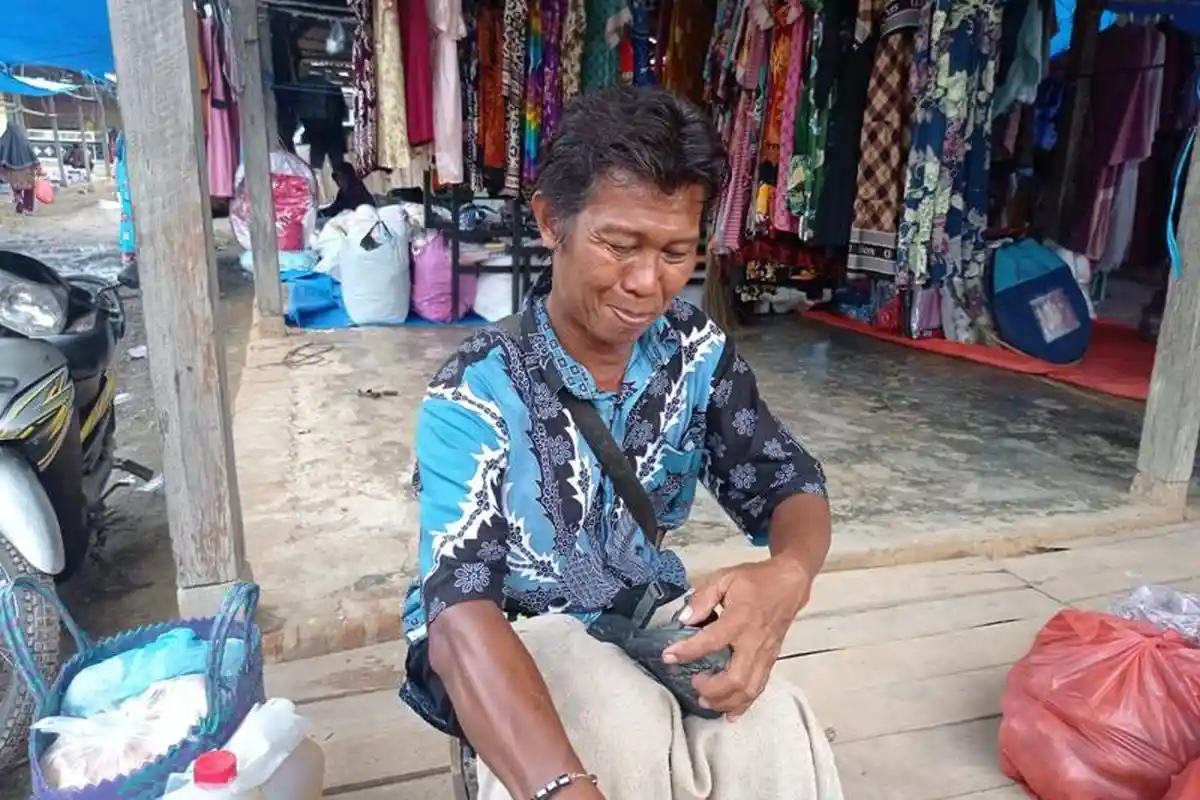 Kisah Turiman, Tukang Sol Sepatu di Mesuji Lampung Kerap Tahan Lapar saat Hasil Pas-pasan