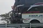 kecelakaan-beruntun-di-Tol-Nganjuk-Madiun.jpg