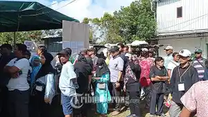 20240214_antrean-warga-tps-13-kota-sorong-gunakan-hak-pilih-pemilu-2024.jpg