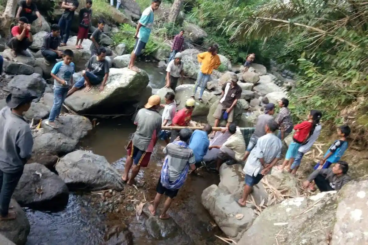 Cari Ikan dengan Teknik Setrum, Hasir Ditemukan Tewas di Pinggir Sungai Sinjai