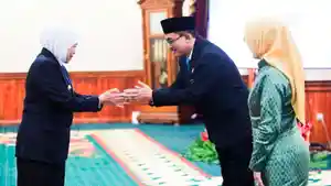 PELANTIKAN-KEPALA-bkkbn-jATIM-Shodiqin.jpg