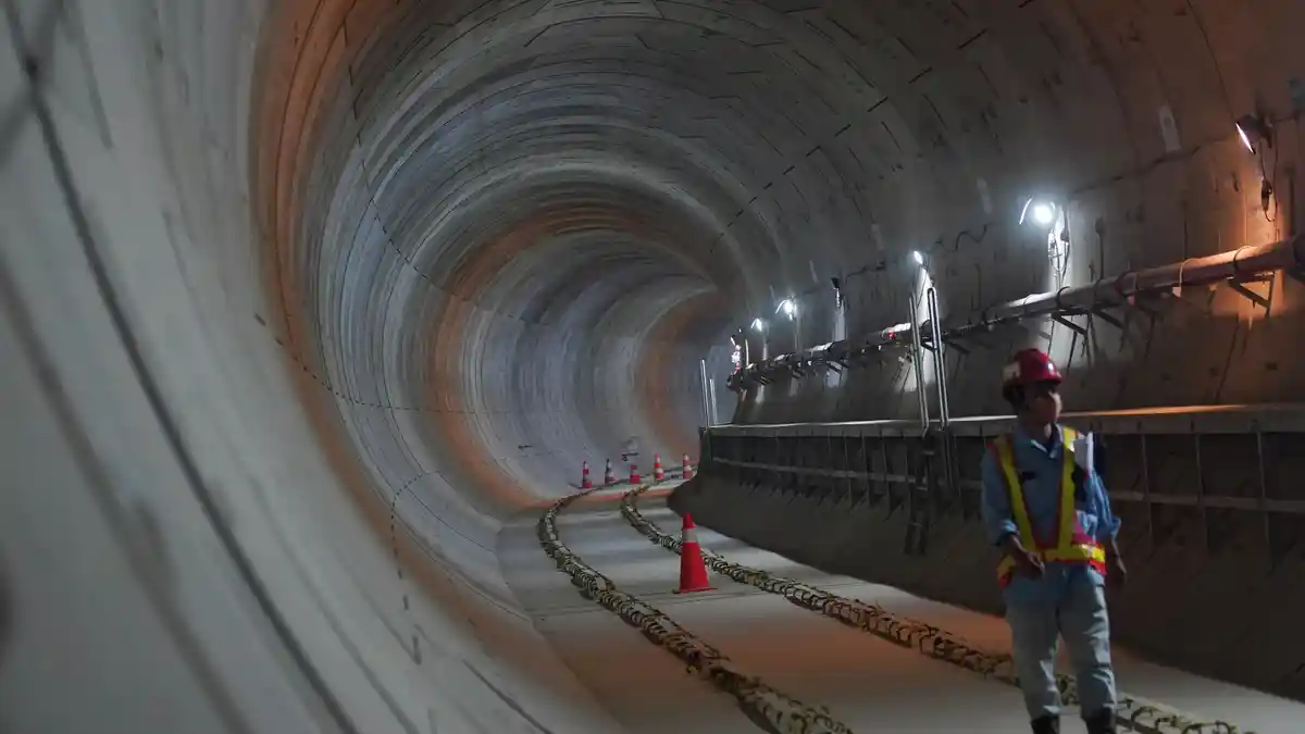 Pembangunan MRT Jakarta Fase 2A CP 201 Stasiun Thamrin dan Monas Capai 68,79 Persen