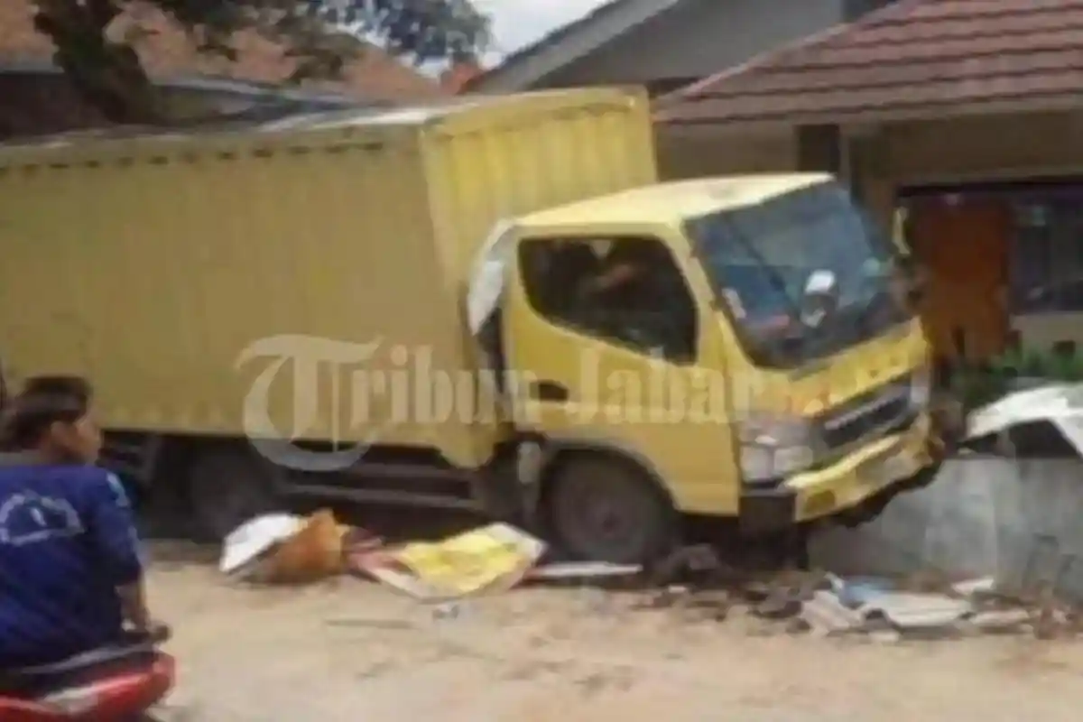 Truk Boks Hilang Kendali dan Seruduk Warga, Nasib Empat Korban Disorot