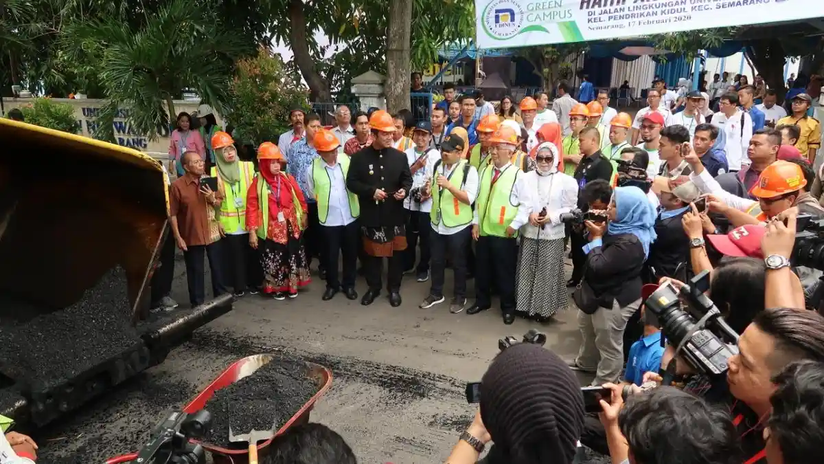 Kota Semarang Mulai Manfaatkan Sampah Plastik untuk Bahan Campuran Aspal