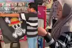 Alma-Penjaga-Konter-Kaget-Didatangi-Aparat-Perkara-Bendera-One-Piece-Tak-Tahu-Pemasangnya.jpg