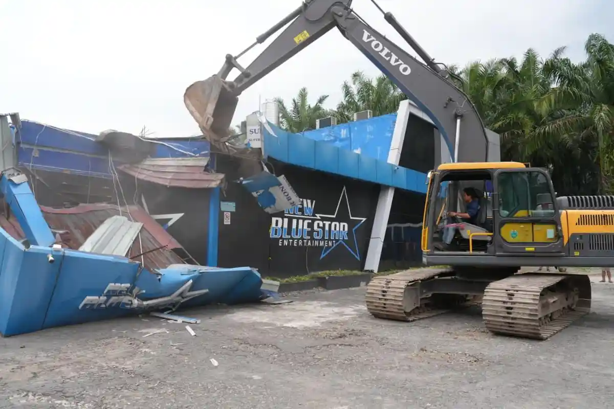 Polda Sumut Robohkan Diskotek Sarang Narkoba dan tak Berizin, New Blue Star di Langkat