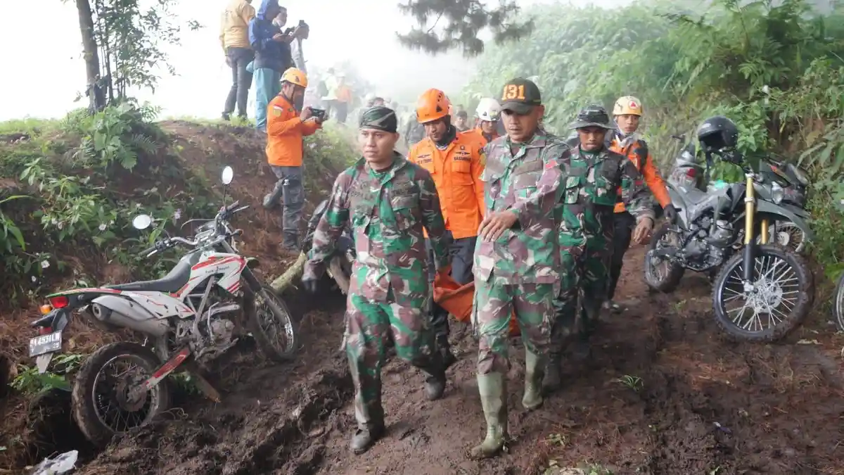 BREAKING NEWS: Delapan Pendaki Korban Erupsi Gunung Marapi Berhasil Dievakuasi Sore ini