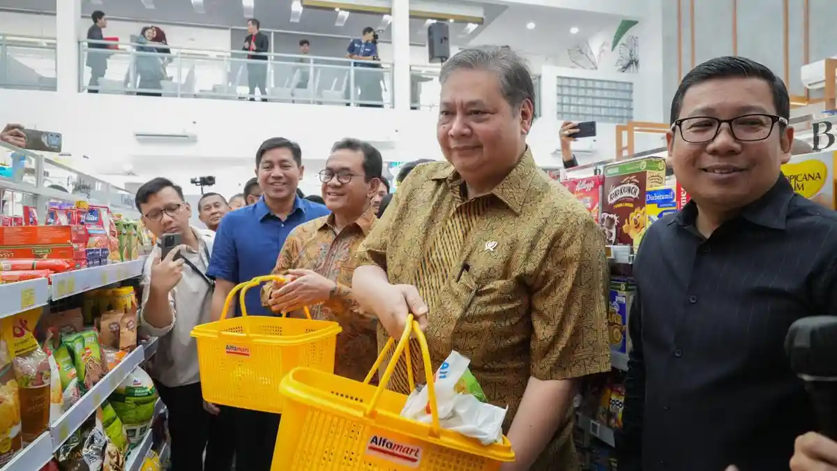Hemat Devisa, Menko Airlangga Dorong Belanja Dalam Negeri Selama Natal dan Tahun Baru