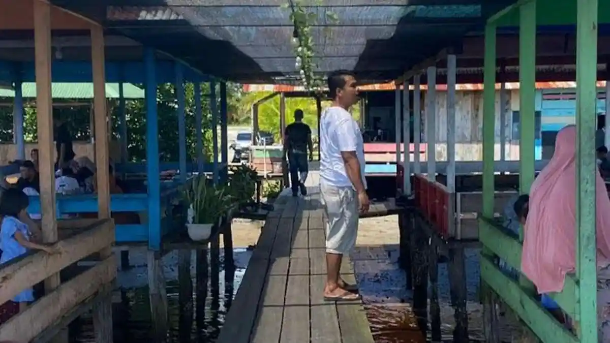 Libur Natal dan Tahun Baru, Warga Berburu Kuliner Seafood ke Anak Laut
