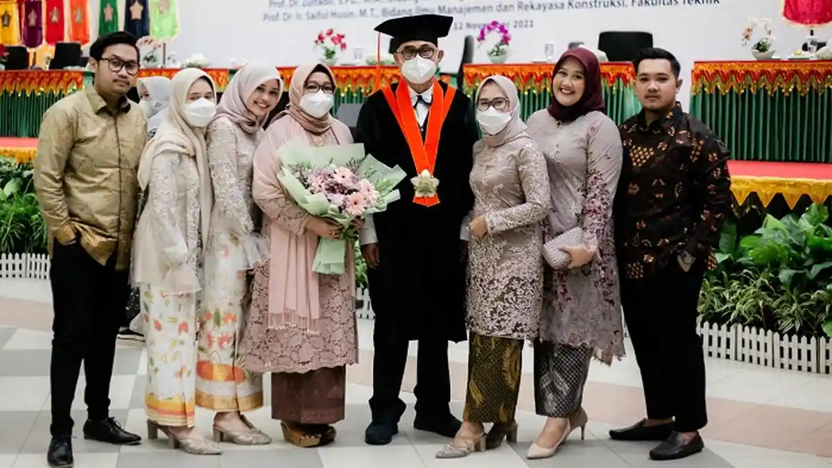 Dikukuhkan Sebagai Guru Besar, Prof Saiful Husin Rekomendasikan Pengenalan Risiko Pelaksanaan Proyek