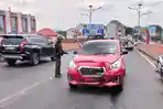 Kecelakaan-mobil-dan-motor-terjadi-di-flyover-MBK-565.jpg