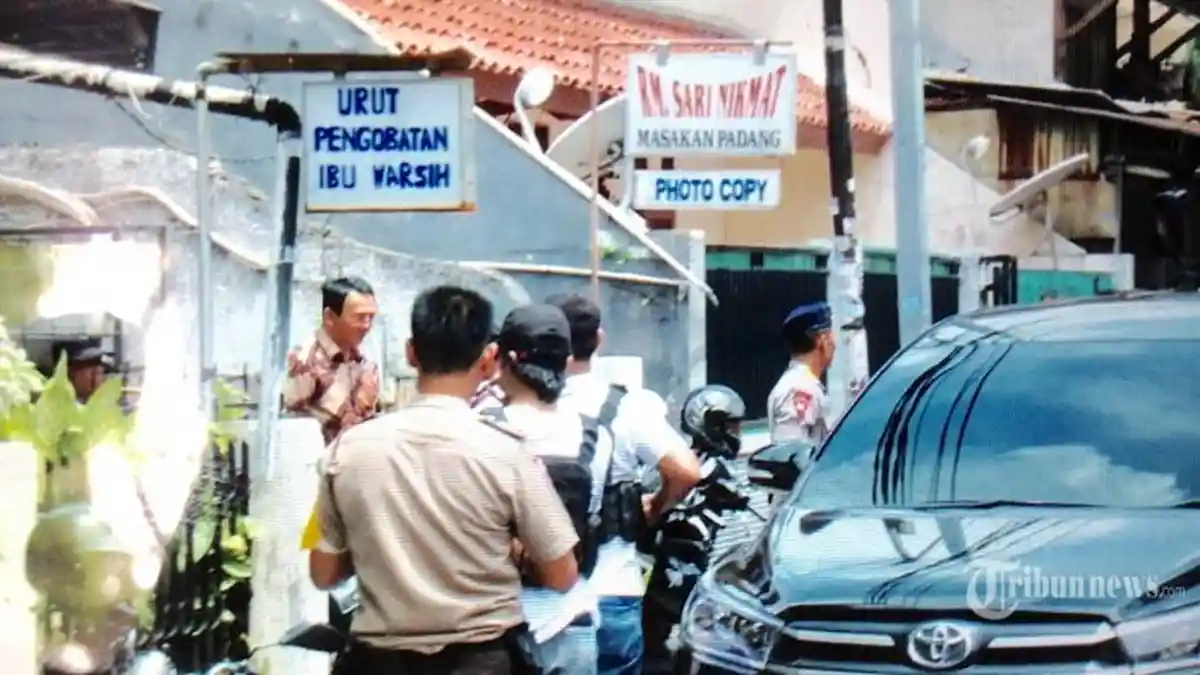 Tinggalkan Gedung Pengadilan, Ahok Terlihat Keluar dari Tempat Pijat