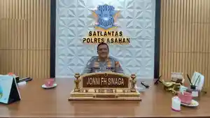 Kasat-Lantas-Polres-Asahan-AKP-Jhoni-F-Sinaga-menerangkan-akan-dilakukan-operasi.jpg