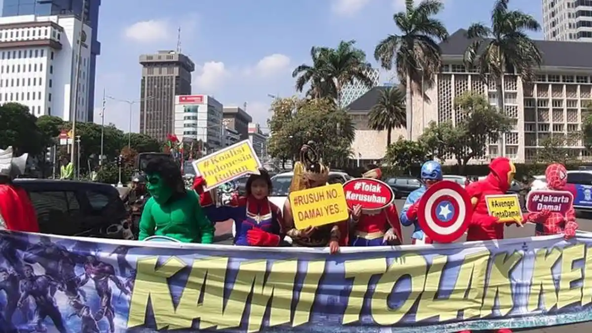 Avengers Spiderman Hingga Thor Ikut Amankan Sidang Sengketa Hasil Pilpres 2019: Kami Tolak Kerusuhan