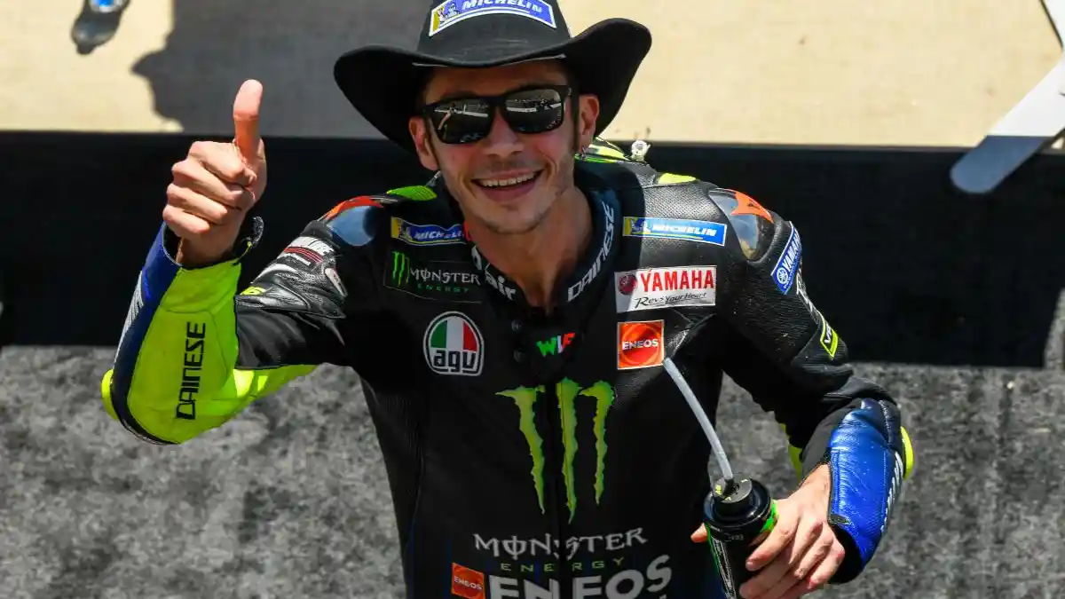 Valentino Rossi Beri Sinyal Tetap Membalap dan Bersaing Naik Podium, Jadi ke Petronas Yamaha SRT?