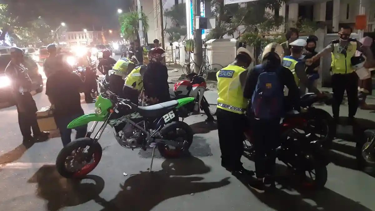 Razia Knalpot Blong di Seputaran Lapangan Merdeka Medan, 40 Sepeda Motor Terjaring