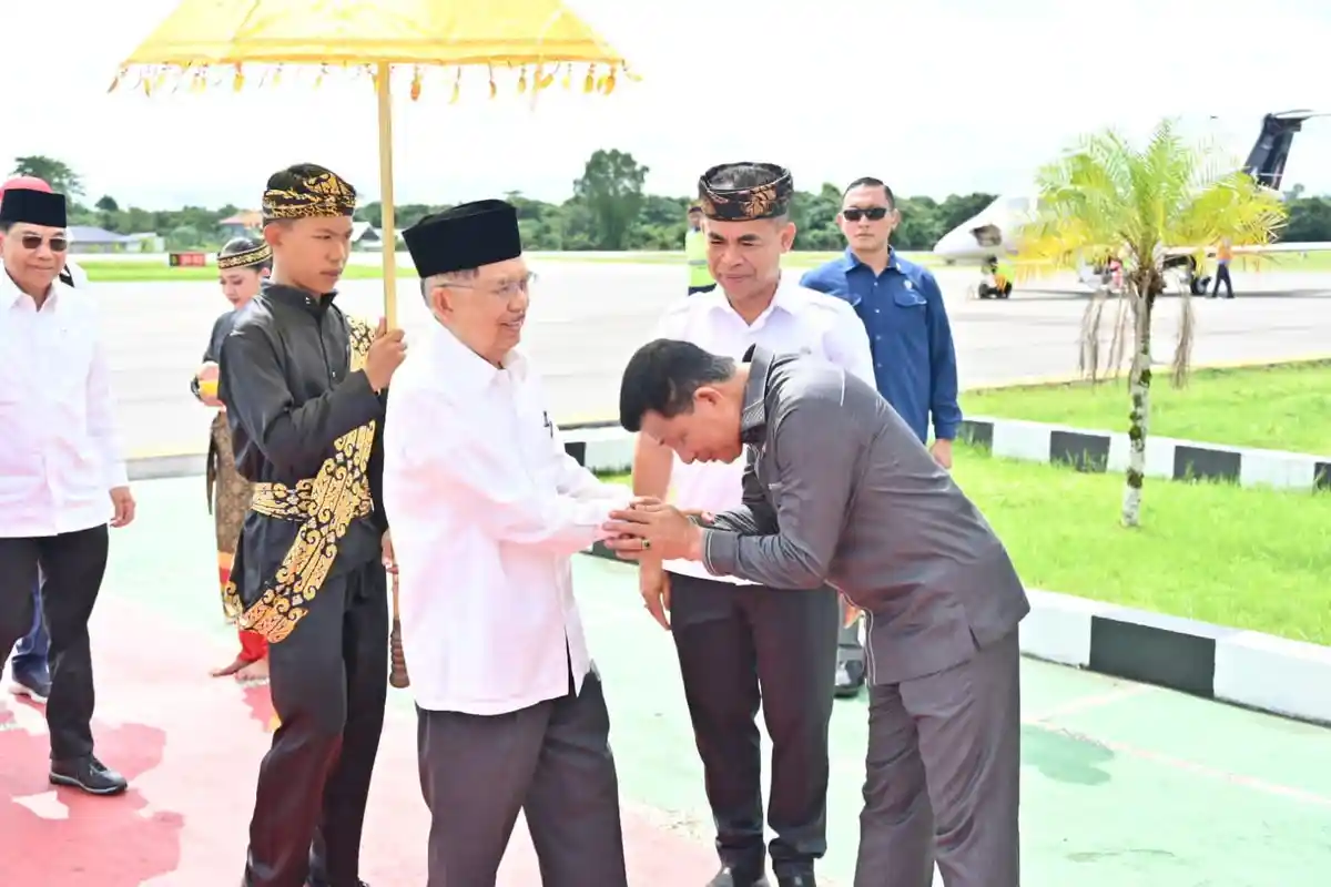 Jusuf Kalla Lantik PMI dan DMI Kaltara, Wakil Ketua DPRD Sambut Kunjungan JK di Tanjung Selor