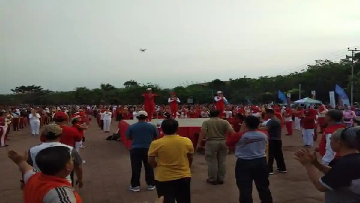 Berpartisipasi Pecahkan Rekor Muri, Ribuan Warga Muaraenim Antusias Senam Poco-poco