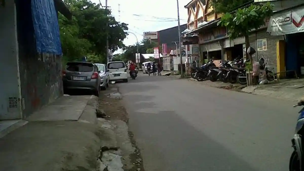 Jl Baji Gau Depan SMP 3 Makassar Lengang