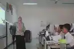 Soal Ujian Sekolah dan Kunci Jawaban Bahasa Indonesia Kelas 8 Hal 162 Bab 5: Menciptakan Puisi