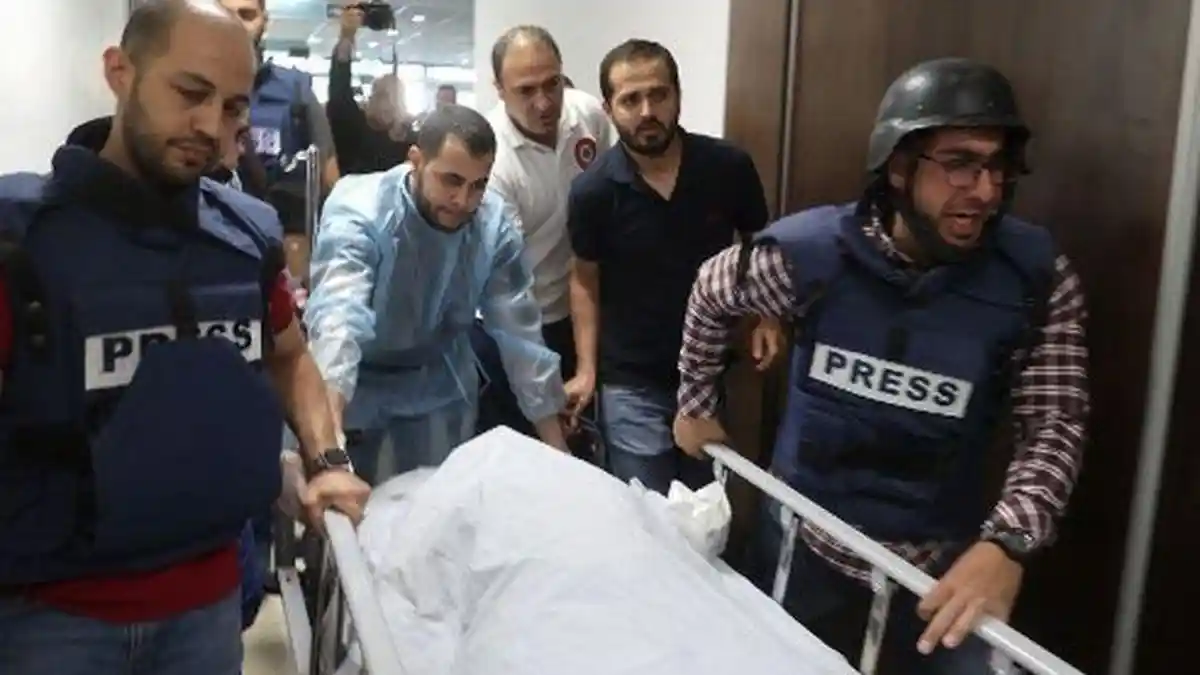 Seorang Jurnalis Al Jazeera Tewas Saat Meliput di Tepi Barat, Diduga Ditembak Tentara Israel