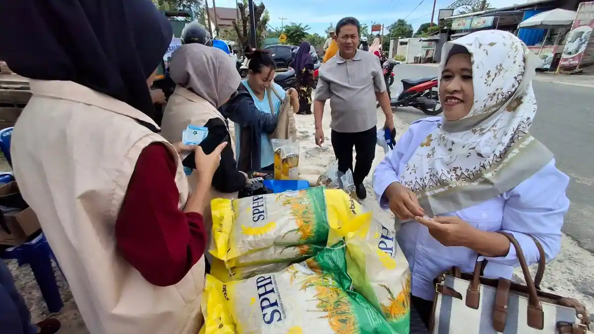 Warga Pasir Putih di Tarakan Borong Sembako Murah, Beras 5 Kg Dijual Rp 60 Ribu per Kilogram