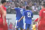 ezechiel-ndouassel-persib-bandung.jpg