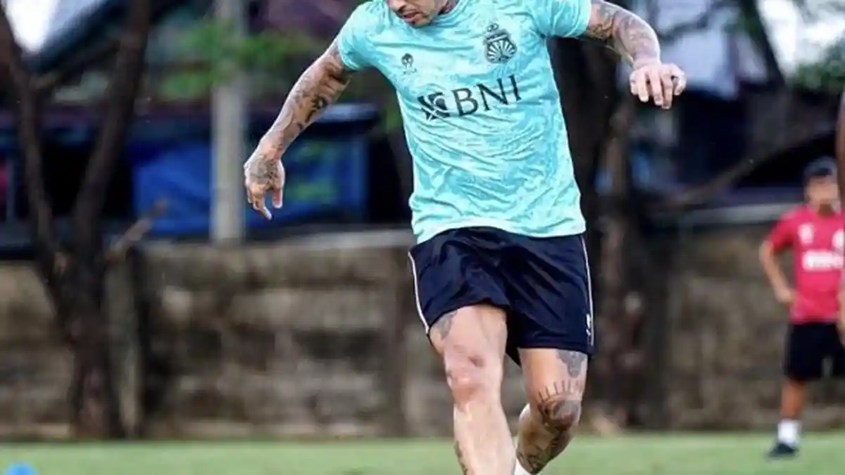 BERLANGSUNG! Link Nonton Streaming Bhayangkara FC vs Persita di Liga 1, Radja Nainggolan Main?