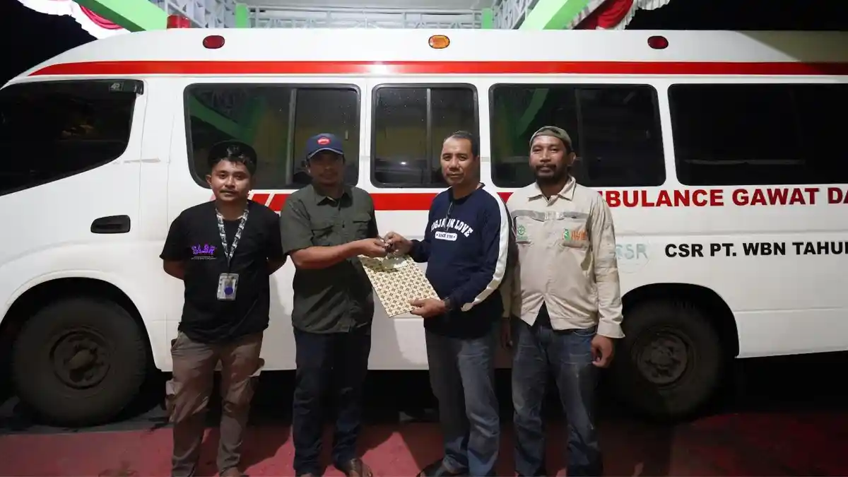 Tiga Ambulans dan Dua Truk Sampah untuk Halmahera Timur