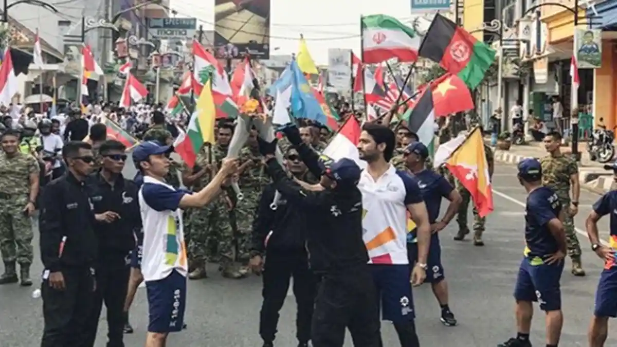 Tak Hanya Selebriti Indonesia, Aktor India Ini pun Diketahui Ikut Membawa Obor Api Asian Games 2018