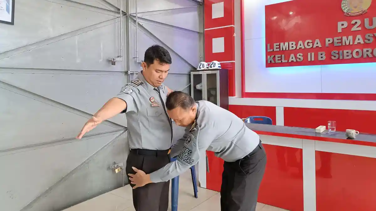 Tim I Satops Patnal Lapas Siborongborong Lakukan Pemeriksaan Terhadap Pegawai