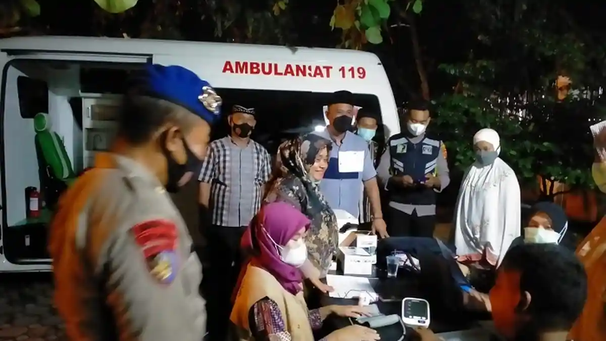 Polres Lhokseumawe Gelar Vaksinasi Usai Tarawih