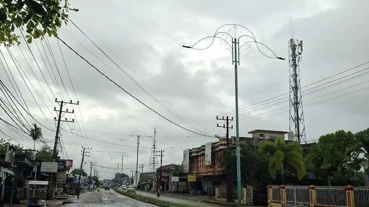 Sejak Pagi hingga Siang, Hujan Deras dan Angin Kencang Landa Aceh Timur