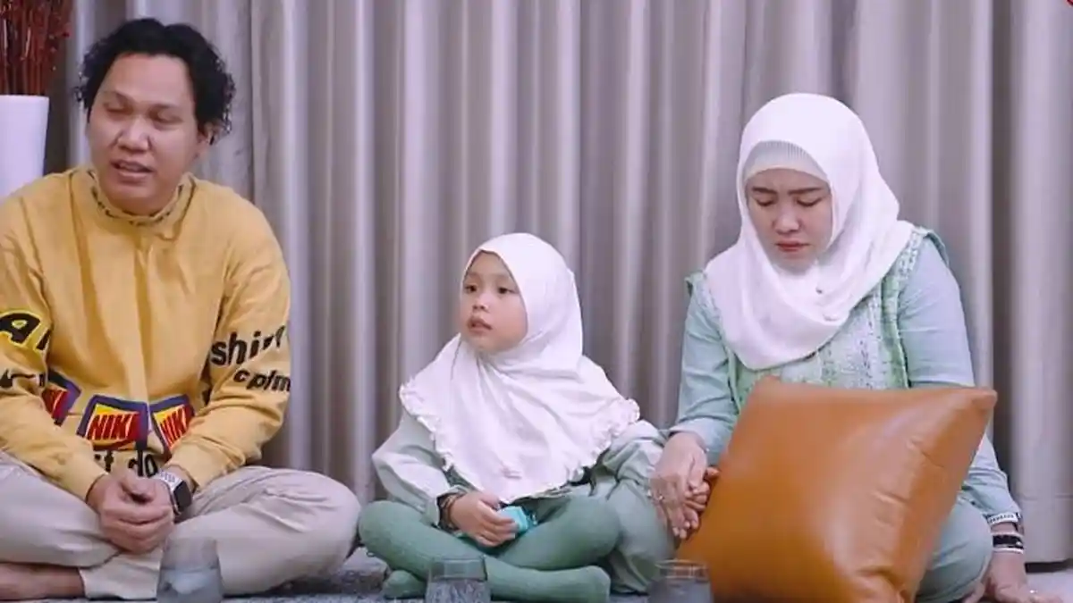 Keanehan Selebgram Cilik Lala Rasakan Sakit Tak Biasa, Sang Ibu Disebut 'Target Utama'