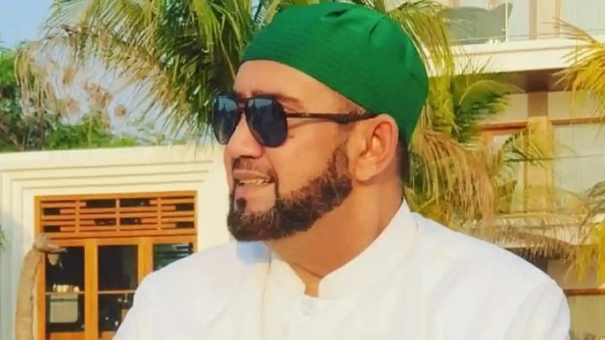 Lirik Syair Kisah Sang Rasul - Habib Syech Assegaf: Rohatil Athyaaru Tasyduu