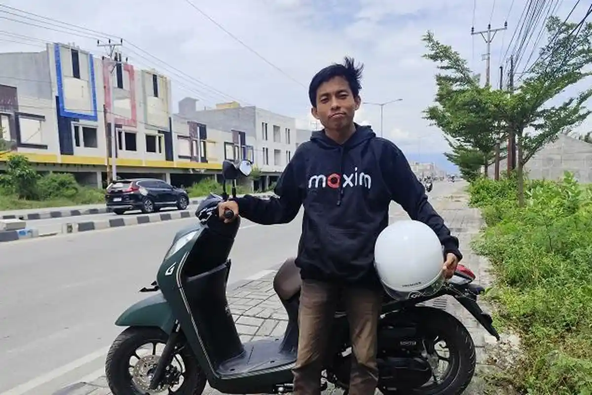 Mahasiswa di Kota Palu Pilih Kuliah Sambil Kerja, Pagi Masuk Kampus, Sore Ojek Online