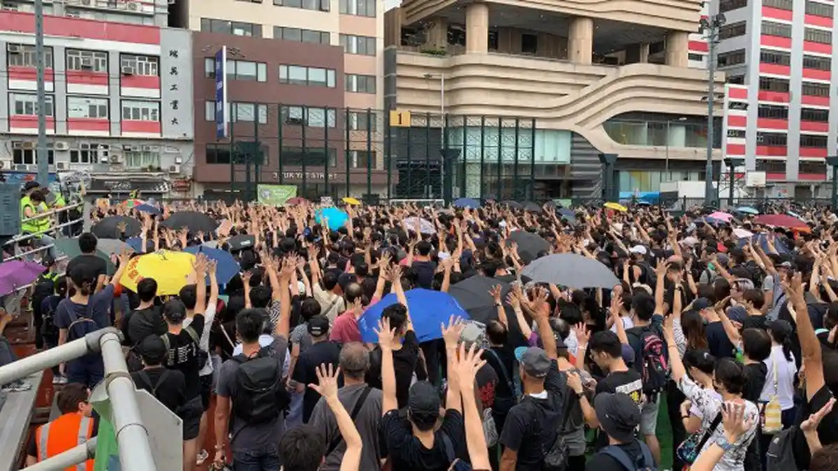 Demo Hong Kong Kembali Damai, Ribuan Guru Ikut Bergabung Protes Pemerintah