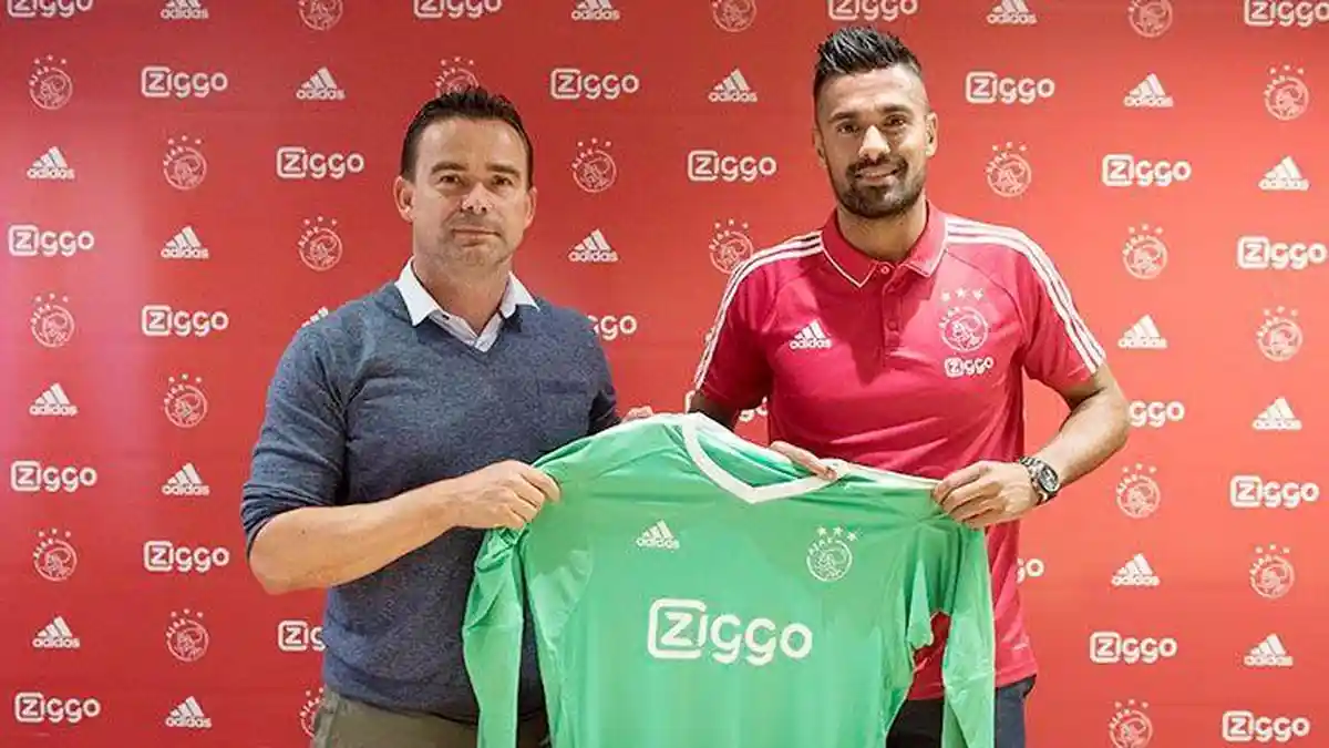 Kabar Persebaya Ingin Datangkan Kiper Ajax Dibantah Sang Agen