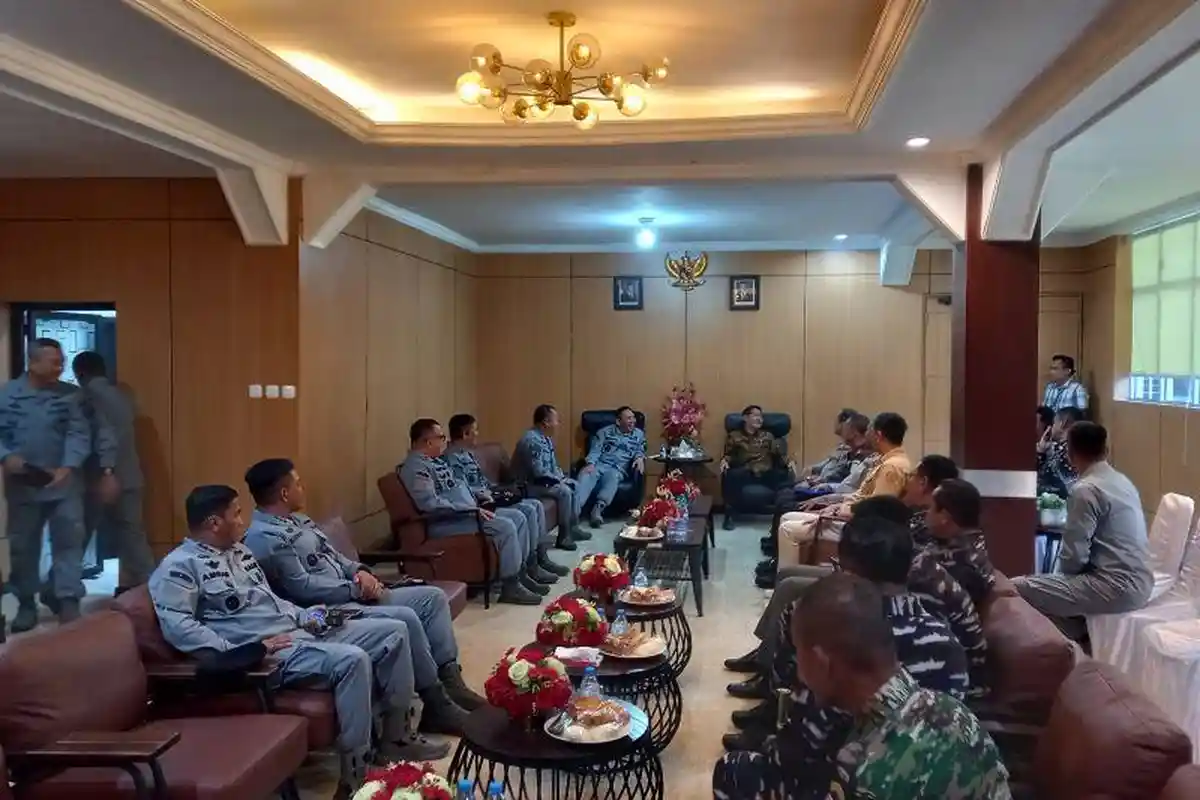 Wali Kota Bitung Hengky Honandar Terima Kunjungan Laksdya TNI Irvansyah