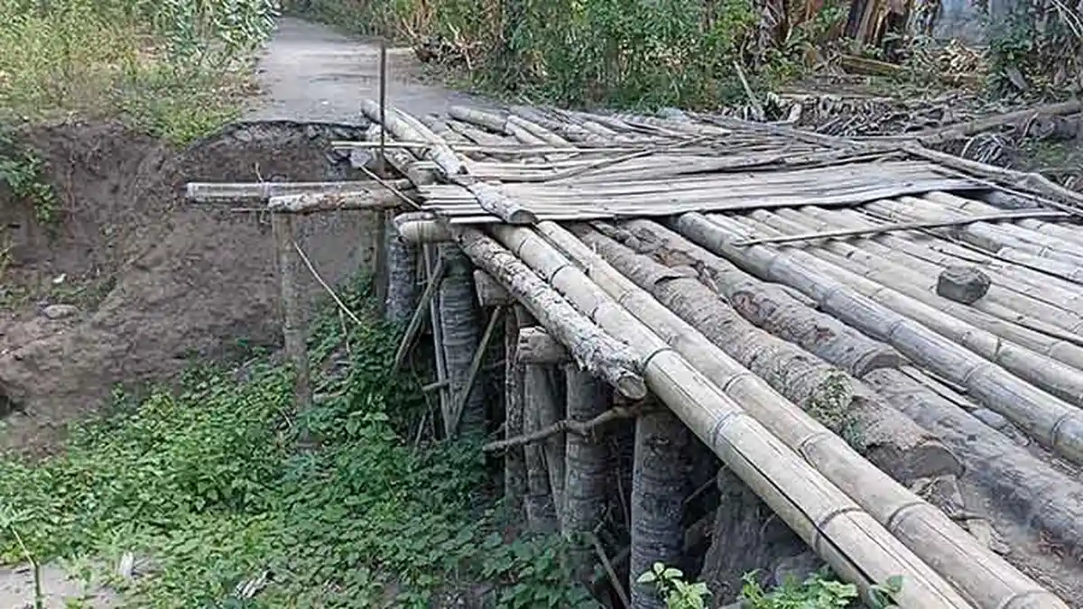 Melintas Wae Lengga-Lete di Manggarai Timur Andalkan Jembatan Bambu 