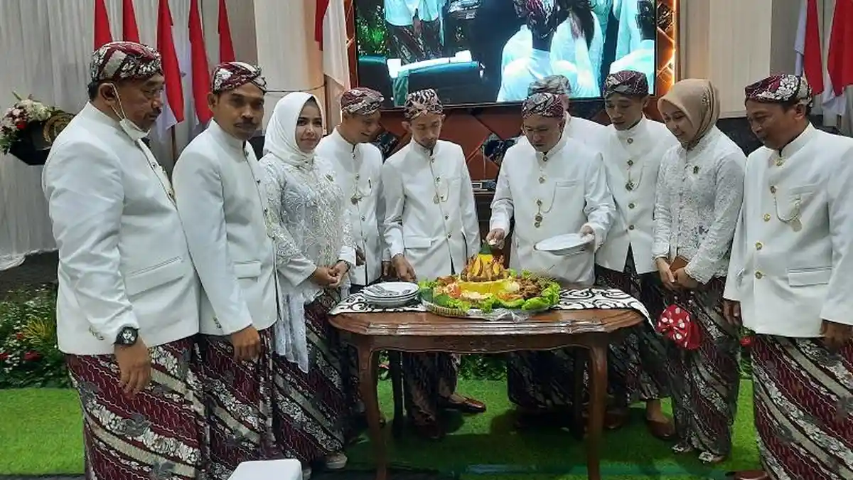 Nuansa Sunda dalam Rapat Paripurna HJB ke-450 di DPRD Kabupaten Bogor