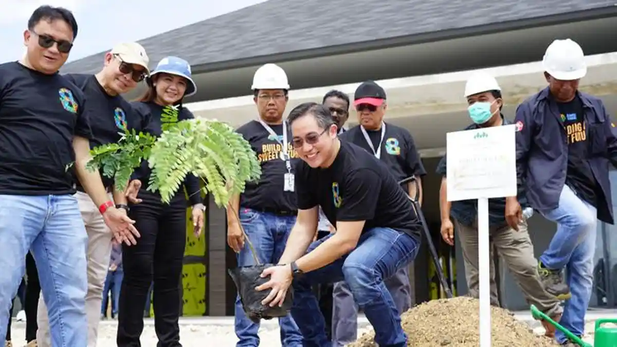 Tanam Sakura Sumba , PT. Muria Sumba Manis Terus Hijaukan Sumba