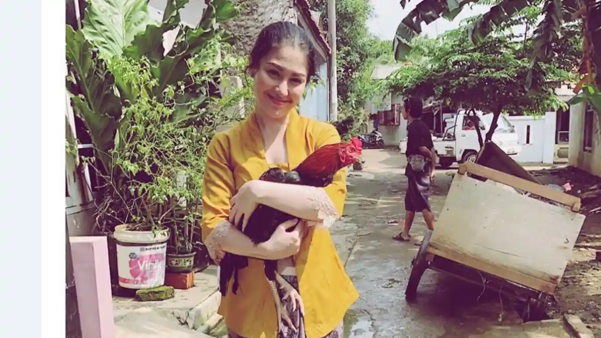 Lidah Perempuan Menjulur Keluar, Link Cerita Horor Sang Abdi (Sesajen) Serem Tak Ketulungan