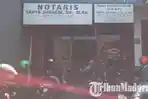 kantor-notaris-dan-koperasi-i-jalan-raya-taman-nomor-17-taman-sidoarjo-diacak-acak-maling.jpg