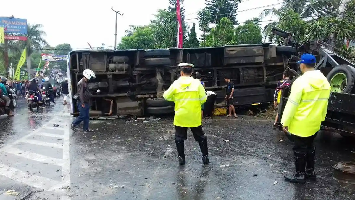 8 Korban Kecelakaan di Jalur Puncak Masih Dirawat, Tiga Orang Alami Patah Tulang, Ini Daftarnya